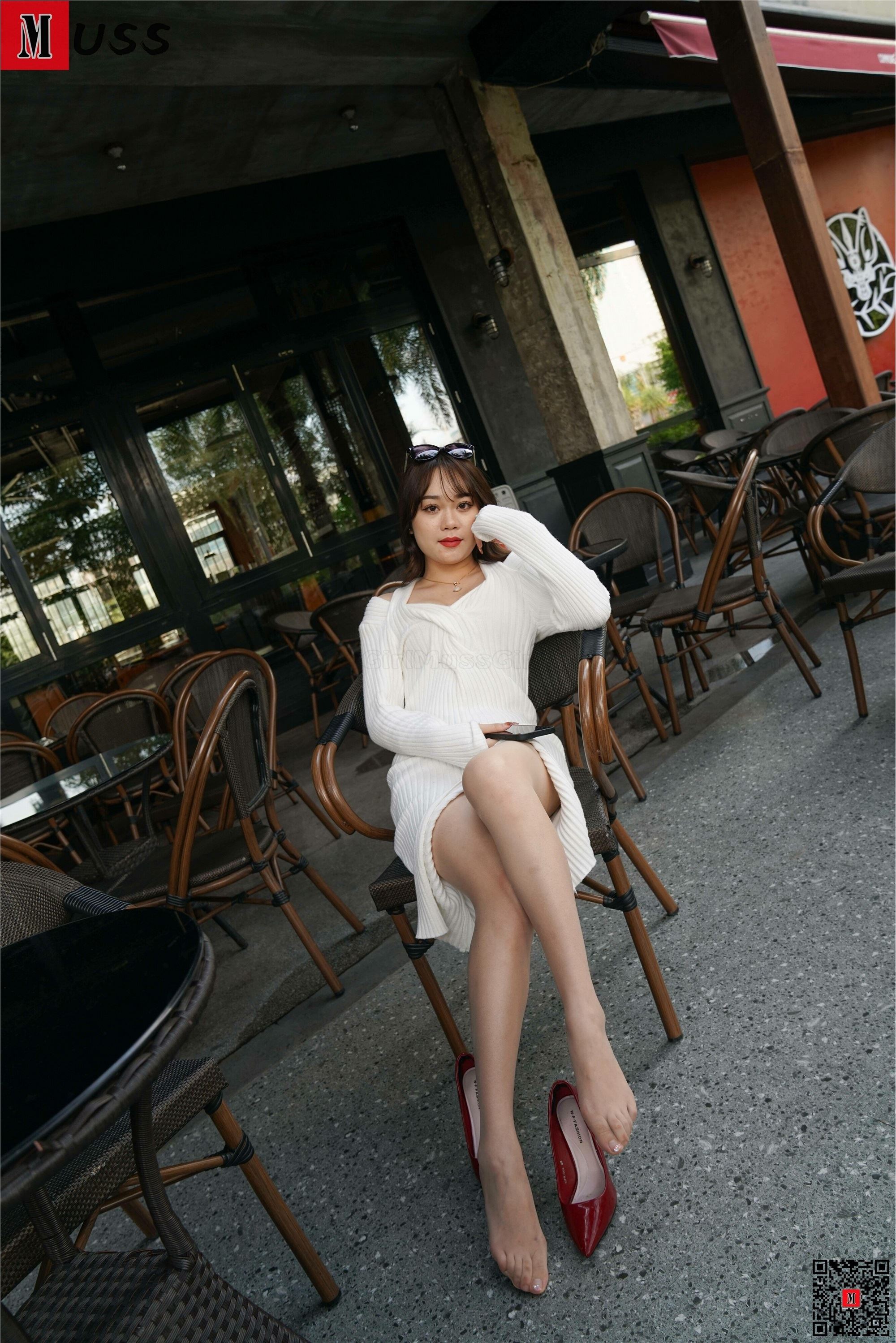 MussGirl慕丝女郎  NO.202 白色连衣裙高跟